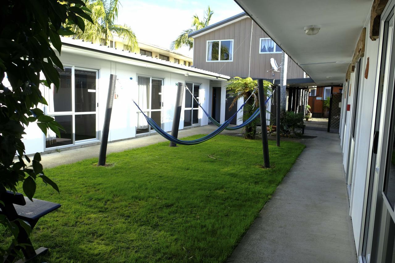 Beachcomber Lodge & Backpacker Каитаиа Экстерьер фото