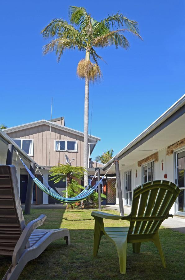 Beachcomber Lodge & Backpacker Каитаиа Экстерьер фото